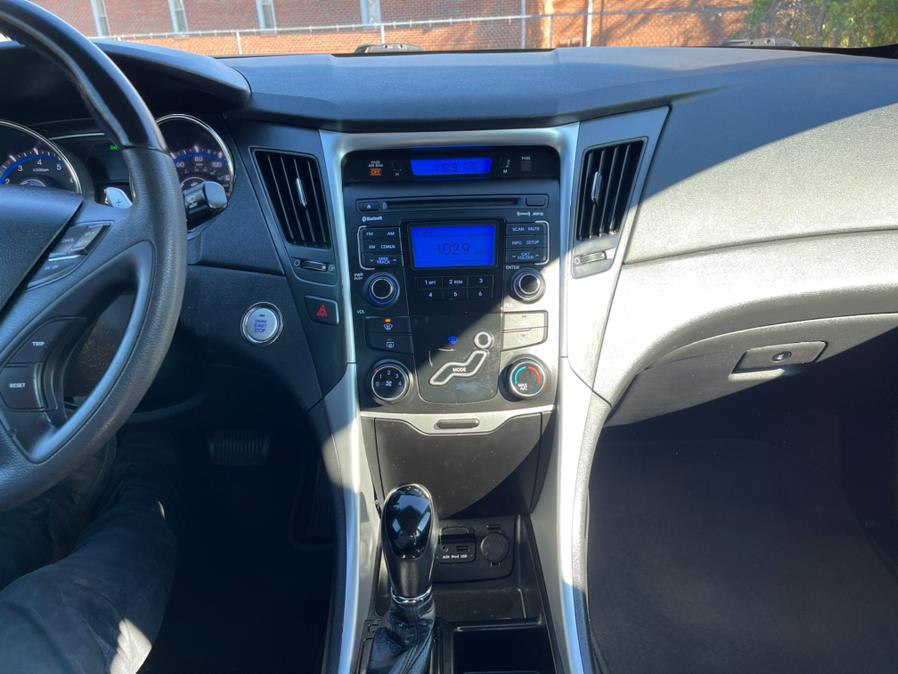 2011 Hyundai Sonata 4dr Sdn 2.4L Auto SE, available for sale in New Britain, Connecticut | Supreme Automotive. New Britain, Connecticut 2011 Hyundai Sonata 4dr Sdn 2.4L Auto SE, available for sale in New Britain, Connecticut | Supreme Automotive. New Britain, Connecticut