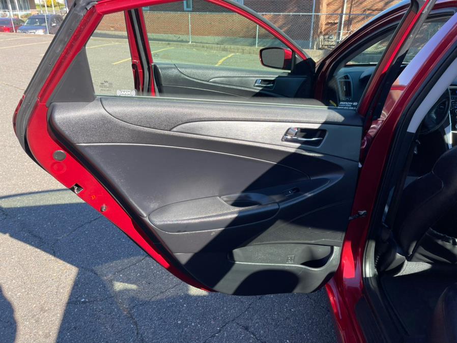 2011 Hyundai Sonata 4dr Sdn 2.4L Auto SE, available for sale in New Britain, Connecticut | Supreme Automotive. New Britain, Connecticut 2011 Hyundai Sonata 4dr Sdn 2.4L Auto SE, available for sale in New Britain, Connecticut | Supreme Automotive. New Britain, Connecticut