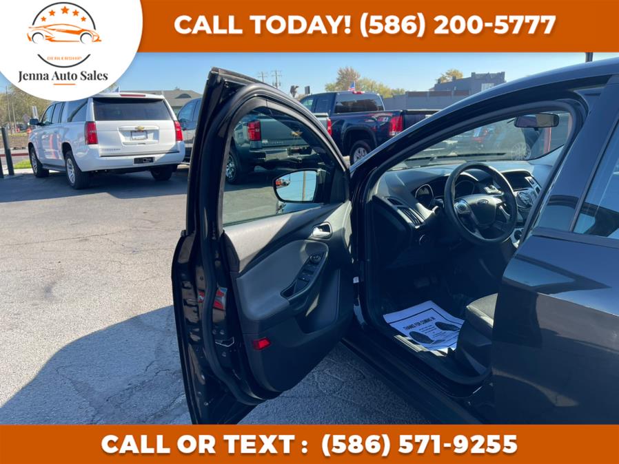 Used Ford Focus 5dr HB SE 2013 | Jenna Auto Sale Inc. Roseville, Michigan Used Ford Focus 5dr HB SE 2013 | Jenna Auto Sale Inc. Roseville, Michigan