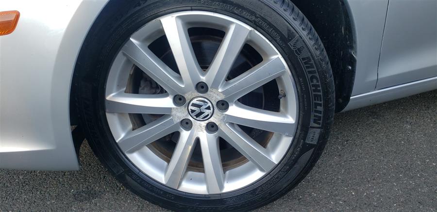 Used Volkswagen Eos 2dr Conv DSG Komfort 2009 | Victoria Preowned Autos Inc. Little Ferry, New Jersey Used Volkswagen Eos 2dr Conv DSG Komfort 2009 | Victoria Preowned Autos Inc. Little Ferry, New Jersey
