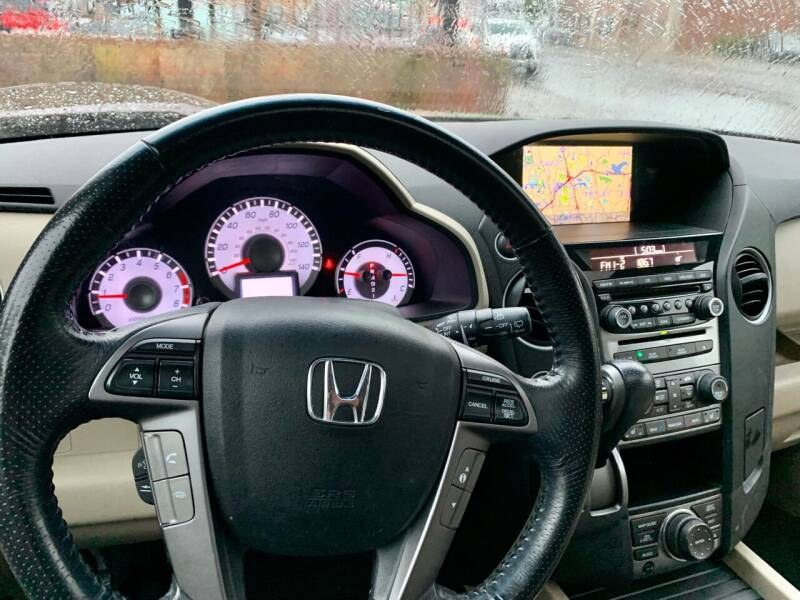 Used Honda Pilot 4WD 4dr Touring w/RES & Navi 2013 | Motorcars of Boston. Newton, Massachusetts Used Honda Pilot 4WD 4dr Touring w/RES & Navi 2013 | Motorcars of Boston. Newton, Massachusetts