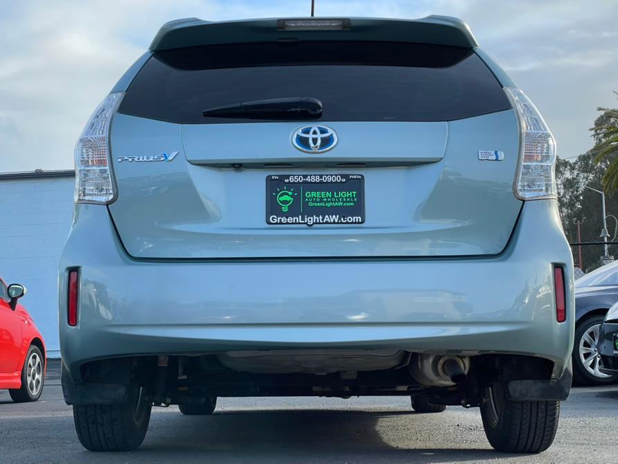 Used Toyota Prius V Three 2013 | Green Light Auto Wholesale. Daly City, California Used Toyota Prius V Three 2013 | Green Light Auto Wholesale. Daly City, California