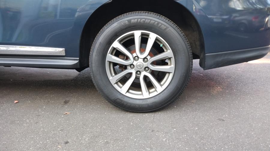 2013 Nissan Pathfinder 4WD 4dr SL, available for sale in Elmont, New York | Sunrise of Elmont. Elmont, New York 2013 Nissan Pathfinder 4WD 4dr SL, available for sale in Elmont, New York | Sunrise of Elmont. Elmont, New York