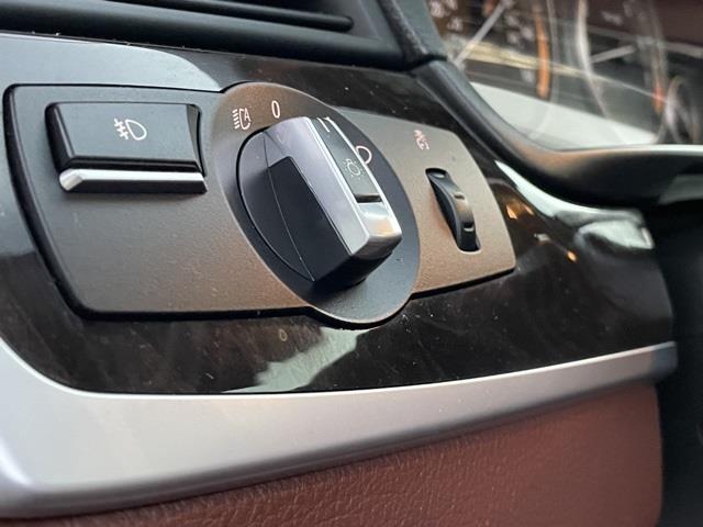 Used BMW 5 Series 528i xDrive 2013 | Blasius Federal Road. Brookfield, Connecticut Used BMW 5 Series 528i xDrive 2013 | Blasius Federal Road. Brookfield, Connecticut