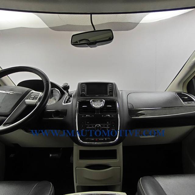 2016 Chrysler Town & Country 4dr Wgn Touring, available for sale in Naugatuck, Connecticut | J&M Automotive Sls&Svc LLC. Naugatuck, Connecticut 2016 Chrysler Town & Country 4dr Wgn Touring, available for sale in Naugatuck, Connecticut | J&M Automotive Sls&Svc LLC. Naugatuck, Connecticut