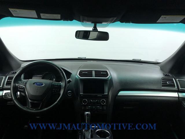 Used Ford Explorer 4WD 4dr XLT 2016 | J&M Automotive Sls&Svc LLC. Naugatuck, Connecticut Used Ford Explorer 4WD 4dr XLT 2016 | J&M Automotive Sls&Svc LLC. Naugatuck, Connecticut