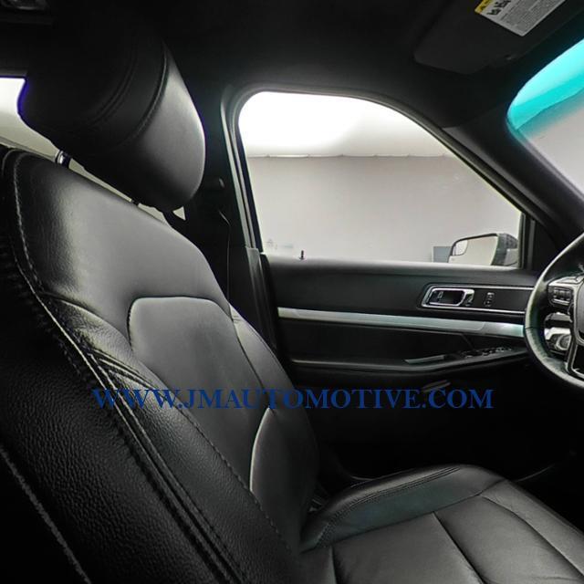 Used Ford Explorer 4WD 4dr XLT 2016 | J&M Automotive Sls&Svc LLC. Naugatuck, Connecticut Used Ford Explorer 4WD 4dr XLT 2016 | J&M Automotive Sls&Svc LLC. Naugatuck, Connecticut