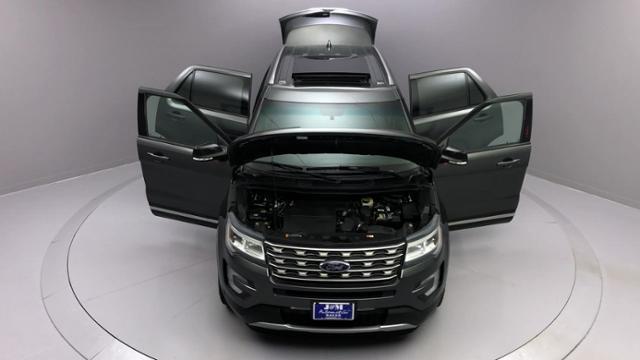 Used Ford Explorer 4WD 4dr XLT 2016 | J&M Automotive Sls&Svc LLC. Naugatuck, Connecticut Used Ford Explorer 4WD 4dr XLT 2016 | J&M Automotive Sls&Svc LLC. Naugatuck, Connecticut