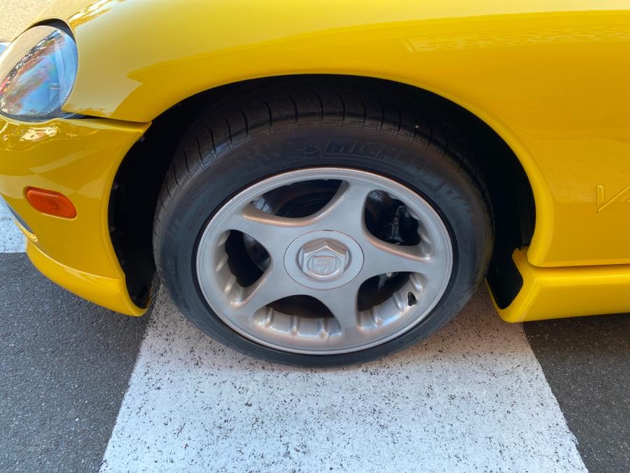Used Dodge Viper RT/10 1995 | National Auto Brokers, Inc.. Waterbury, Connecticut Used Dodge Viper RT/10 1995 | National Auto Brokers, Inc.. Waterbury, Connecticut