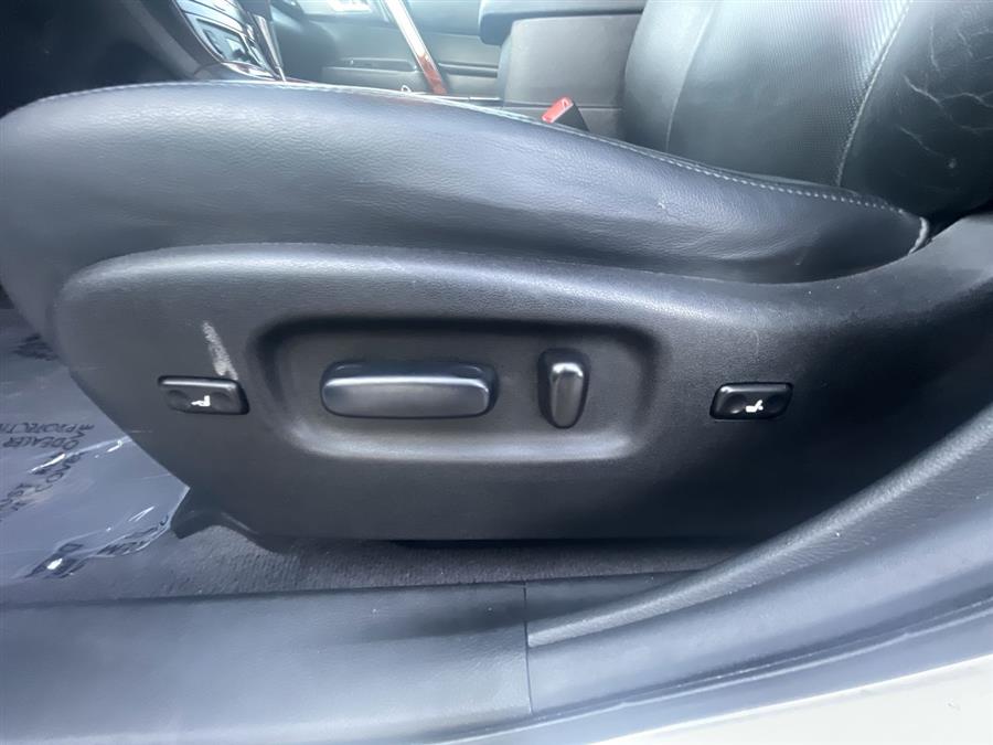 2013 Toyota Highlander 4WD 4dr V6 Limited (Natl), available for sale in Stratford, Connecticut | Wiz Leasing Inc. Stratford, Connecticut 2013 Toyota Highlander 4WD 4dr V6 Limited (Natl), available for sale in Stratford, Connecticut | Wiz Leasing Inc. Stratford, Connecticut