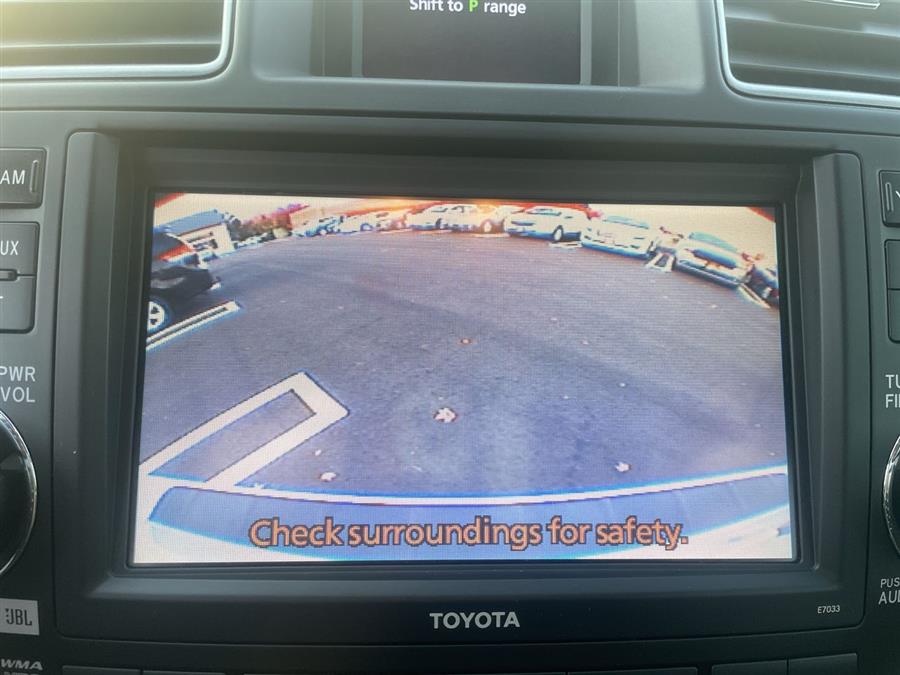 2013 Toyota Highlander 4WD 4dr V6 Limited (Natl), available for sale in Stratford, Connecticut | Wiz Leasing Inc. Stratford, Connecticut 2013 Toyota Highlander 4WD 4dr V6 Limited (Natl), available for sale in Stratford, Connecticut | Wiz Leasing Inc. Stratford, Connecticut