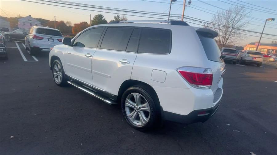2013 Toyota Highlander 4WD 4dr V6 Limited (Natl), available for sale in Stratford, Connecticut | Wiz Leasing Inc. Stratford, Connecticut 2013 Toyota Highlander 4WD 4dr V6 Limited (Natl), available for sale in Stratford, Connecticut | Wiz Leasing Inc. Stratford, Connecticut