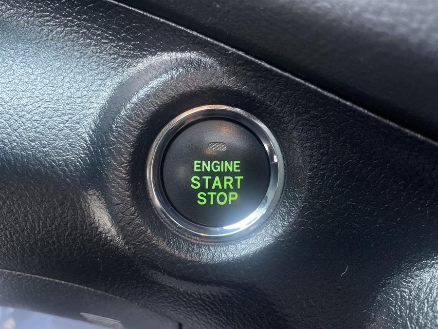 2013 Toyota Highlander 4WD 4dr V6 Limited (Natl), available for sale in Stratford, Connecticut | Wiz Leasing Inc. Stratford, Connecticut 2013 Toyota Highlander 4WD 4dr V6 Limited (Natl), available for sale in Stratford, Connecticut | Wiz Leasing Inc. Stratford, Connecticut