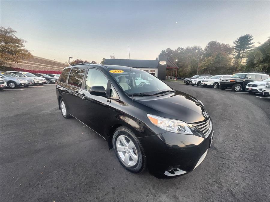 2011 Toyota Sienna 5dr 7-Pass Van V6 LE FWD (Natl), available for sale in Milford, Connecticut |  Wiz Sports and Imports. Milford, Connecticut