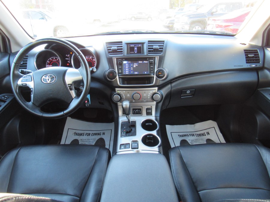 2013 Toyota Highlander SE, available for sale in Worcester, Massachusetts | Hilario's Auto Sales Inc.. Worcester, Massachusetts 2013 Toyota Highlander SE, available for sale in Worcester, Massachusetts | Hilario's Auto Sales Inc.. Worcester, Massachusetts