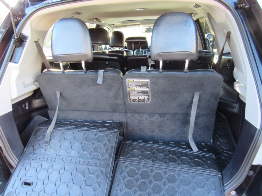 2013 Toyota Highlander SE, available for sale in Worcester, Massachusetts | Hilario's Auto Sales Inc.. Worcester, Massachusetts 2013 Toyota Highlander SE, available for sale in Worcester, Massachusetts | Hilario's Auto Sales Inc.. Worcester, Massachusetts