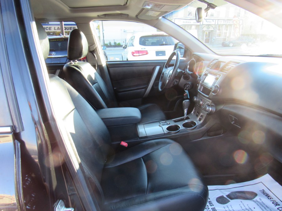 2013 Toyota Highlander SE, available for sale in Worcester, Massachusetts | Hilario's Auto Sales Inc.. Worcester, Massachusetts 2013 Toyota Highlander SE, available for sale in Worcester, Massachusetts | Hilario's Auto Sales Inc.. Worcester, Massachusetts