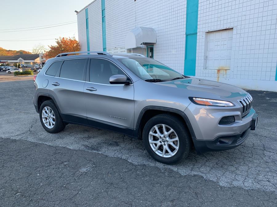 Used Jeep Cherokee 4WD 4dr Latitude 2016 | Dealertown Auto Wholesalers. Milford, Connecticut Used Jeep Cherokee 4WD 4dr Latitude 2016 | Dealertown Auto Wholesalers. Milford, Connecticut