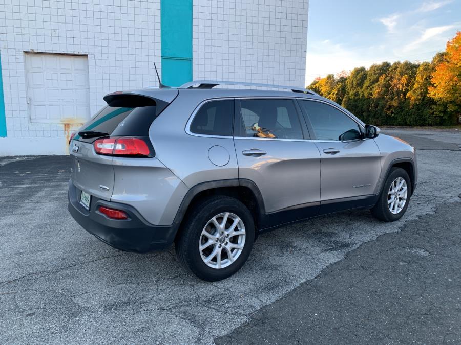 Used Jeep Cherokee 4WD 4dr Latitude 2016 | Dealertown Auto Wholesalers. Milford, Connecticut Used Jeep Cherokee 4WD 4dr Latitude 2016 | Dealertown Auto Wholesalers. Milford, Connecticut
