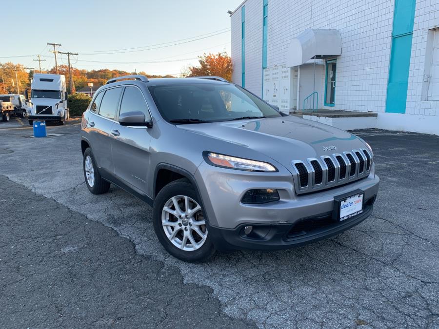 Used Jeep Cherokee 4WD 4dr Latitude 2016 | Dealertown Auto Wholesalers. Milford, Connecticut Used Jeep Cherokee 4WD 4dr Latitude 2016 | Dealertown Auto Wholesalers. Milford, Connecticut