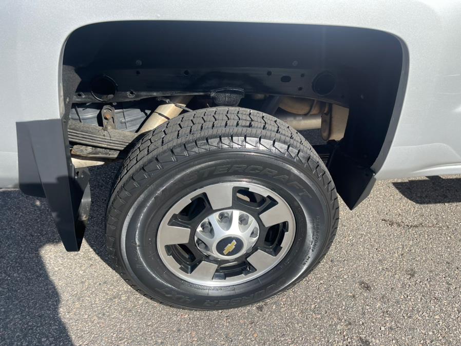 Used Chevrolet Silverado 2500HD Built After Aug 14 4WD Double Cab 144.2" LT 2015 | Mike And Tony Auto Sales, Inc. South Windsor, Connecticut Used Chevrolet Silverado 2500HD Built After Aug 14 4WD Double Cab 144.2" LT 2015 | Mike And Tony Auto Sales, Inc. South Windsor, Connecticut