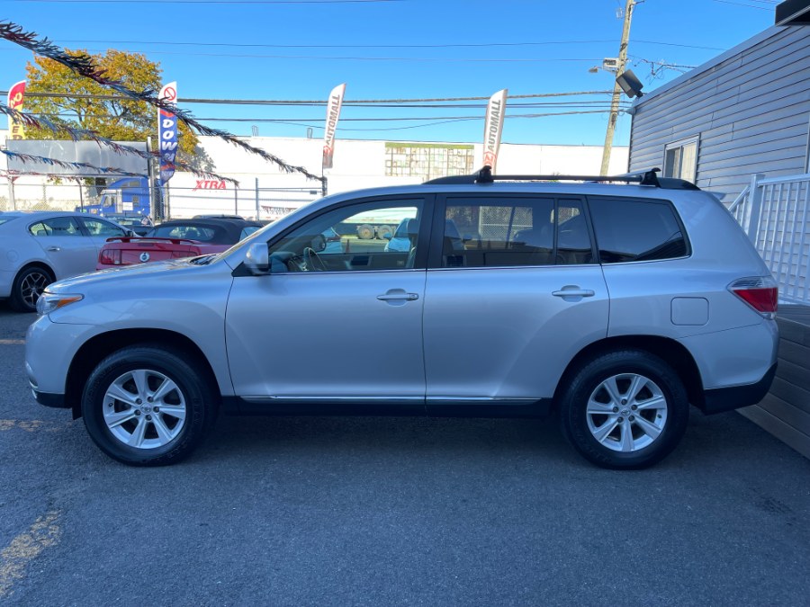 Used Toyota Highlander 4WD 4dr V6 Plus (Natl) 2013 | DZ Automall. Paterson, New Jersey