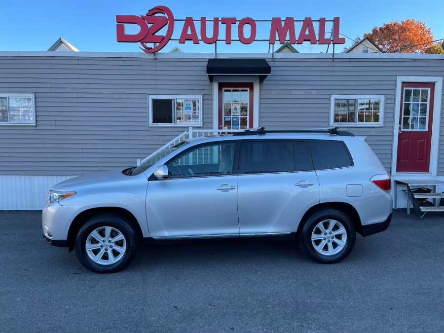 Used Toyota Highlander 4WD 4dr V6 Plus (Natl) 2013 | DZ Automall. Paterson, New Jersey