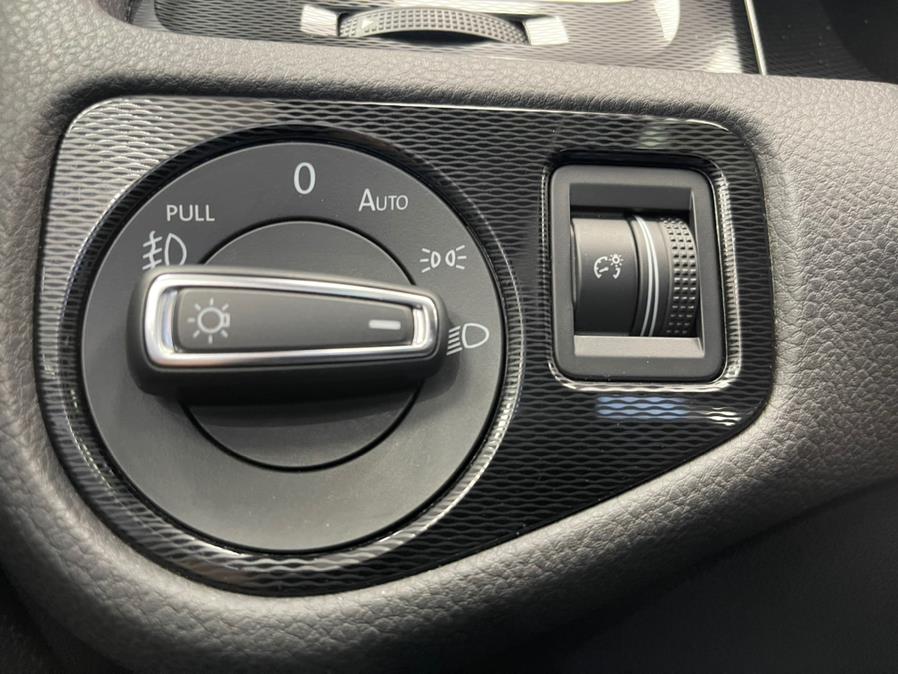 Used Volkswagen Golf GTI 2dr HB Man SE w/Performance Pkg 2015 | Power Motors East. Massapequa Park, New York Used Volkswagen Golf GTI 2dr HB Man SE w/Performance Pkg 2015 | Power Motors East. Massapequa Park, New York