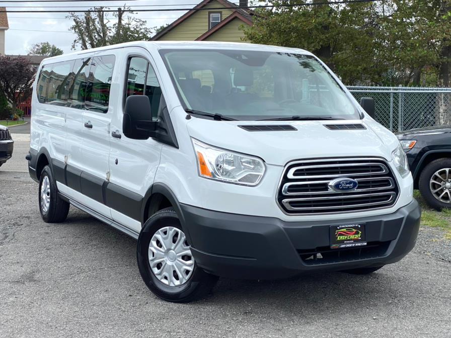 Used Ford Transit Wagon T-350 148" Low Roof XLT Sliding RH Dr 2016 | Easy Credit of Jersey. South Hackensack, New Jersey