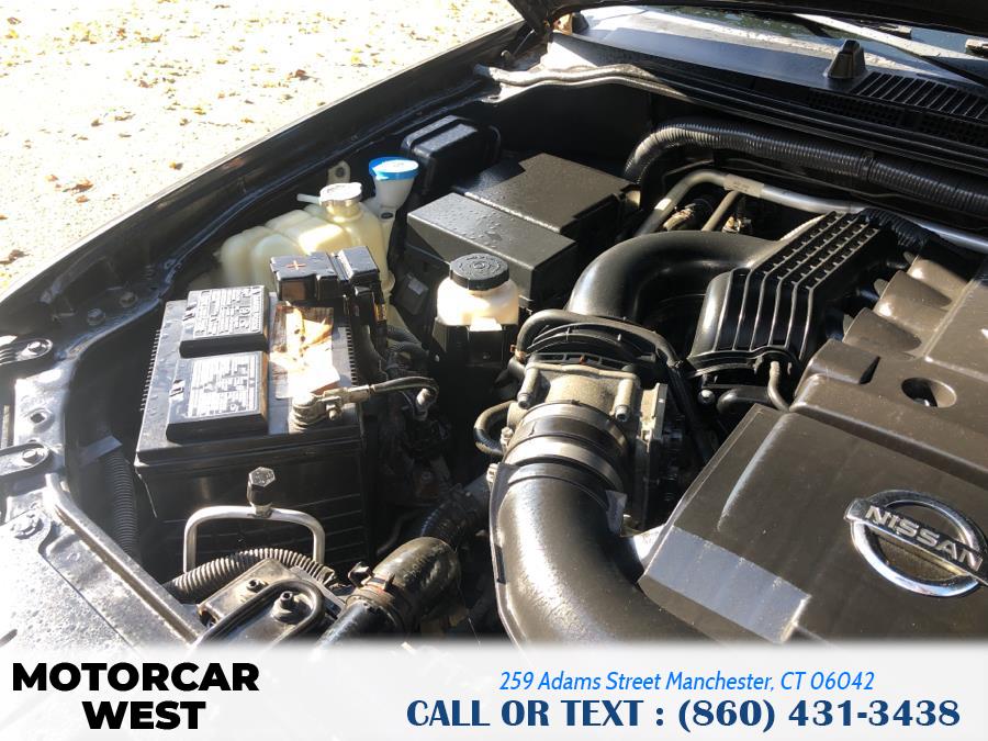 2013 Nissan Frontier 4WD Crew Cab SWB Auto SV, available for sale in Manchester, Connecticut | Motorcar West. Manchester, Connecticut 2013 Nissan Frontier 4WD Crew Cab SWB Auto SV, available for sale in Manchester, Connecticut | Motorcar West. Manchester, Connecticut
