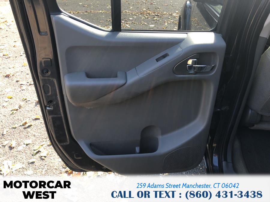 2013 Nissan Frontier 4WD Crew Cab SWB Auto SV, available for sale in Manchester, Connecticut | Motorcar West. Manchester, Connecticut 2013 Nissan Frontier 4WD Crew Cab SWB Auto SV, available for sale in Manchester, Connecticut | Motorcar West. Manchester, Connecticut