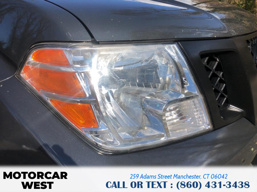 2013 Nissan Frontier 4WD Crew Cab SWB Auto SV, available for sale in Manchester, Connecticut | Motorcar West. Manchester, Connecticut 2013 Nissan Frontier 4WD Crew Cab SWB Auto SV, available for sale in Manchester, Connecticut | Motorcar West. Manchester, Connecticut