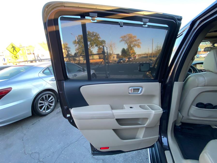 Used Honda Pilot 4WD 4dr Touring w/RES & Navi 2015 | VEB Auto Sales. Hartford, Connecticut Used Honda Pilot 4WD 4dr Touring w/RES & Navi 2015 | VEB Auto Sales. Hartford, Connecticut