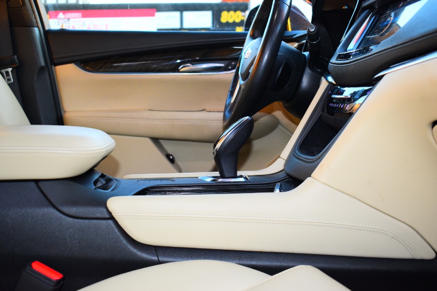 Used Cadillac XT5 AWD 4dr 2018 | Hillside Auto Mall Inc.. Jamaica, New York Used Cadillac XT5 AWD 4dr 2018 | Hillside Auto Mall Inc.. Jamaica, New York