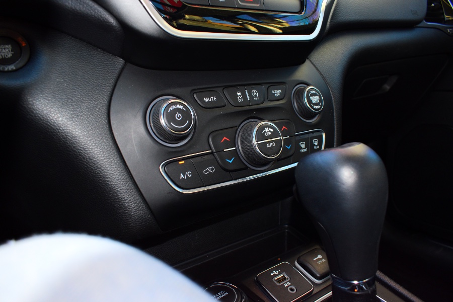 Used Jeep Cherokee Limited 4x4 2019 | Hillside Auto Mall Inc.. Jamaica, New York Used Jeep Cherokee Limited 4x4 2019 | Hillside Auto Mall Inc.. Jamaica, New York