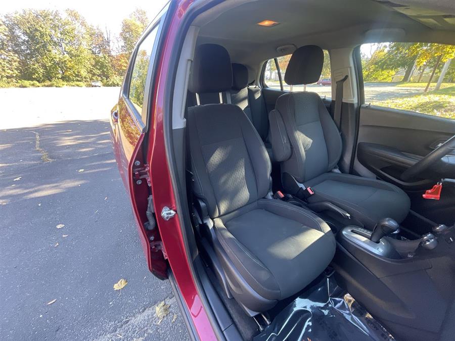 2015 Chevrolet Trax AWD 4dr LS w/1LS, available for sale in Stratford, Connecticut | Wiz Leasing Inc. Stratford, Connecticut 2015 Chevrolet Trax AWD 4dr LS w/1LS, available for sale in Stratford, Connecticut | Wiz Leasing Inc. Stratford, Connecticut