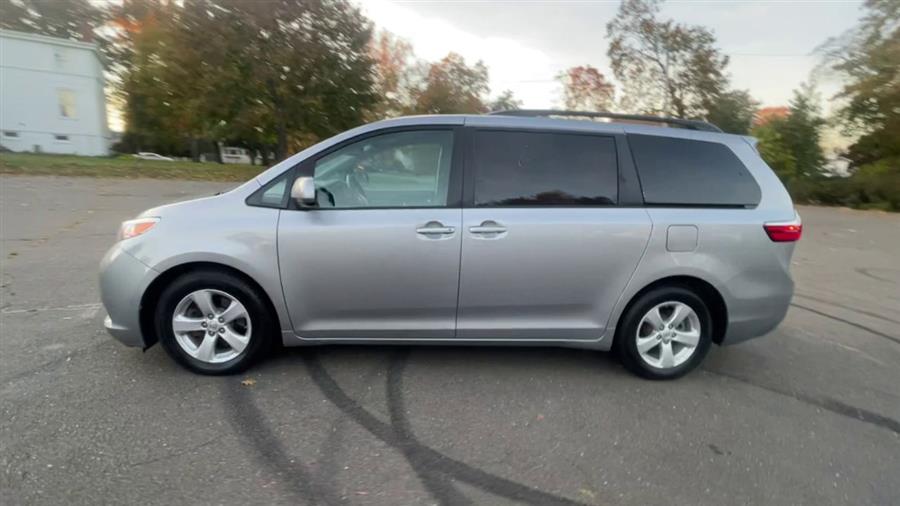 Used Toyota Sienna 5dr 8-Pass Van LE FWD (Natl) 2015 | Wiz Leasing Inc. Stratford, Connecticut Used Toyota Sienna 5dr 8-Pass Van LE FWD (Natl) 2015 | Wiz Leasing Inc. Stratford, Connecticut