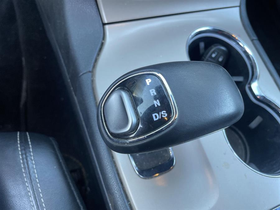 2015 Jeep Grand Cherokee 4WD 4dr Limited, available for sale in Stratford, Connecticut | Wiz Leasing Inc. Stratford, Connecticut 2015 Jeep Grand Cherokee 4WD 4dr Limited, available for sale in Stratford, Connecticut | Wiz Leasing Inc. Stratford, Connecticut