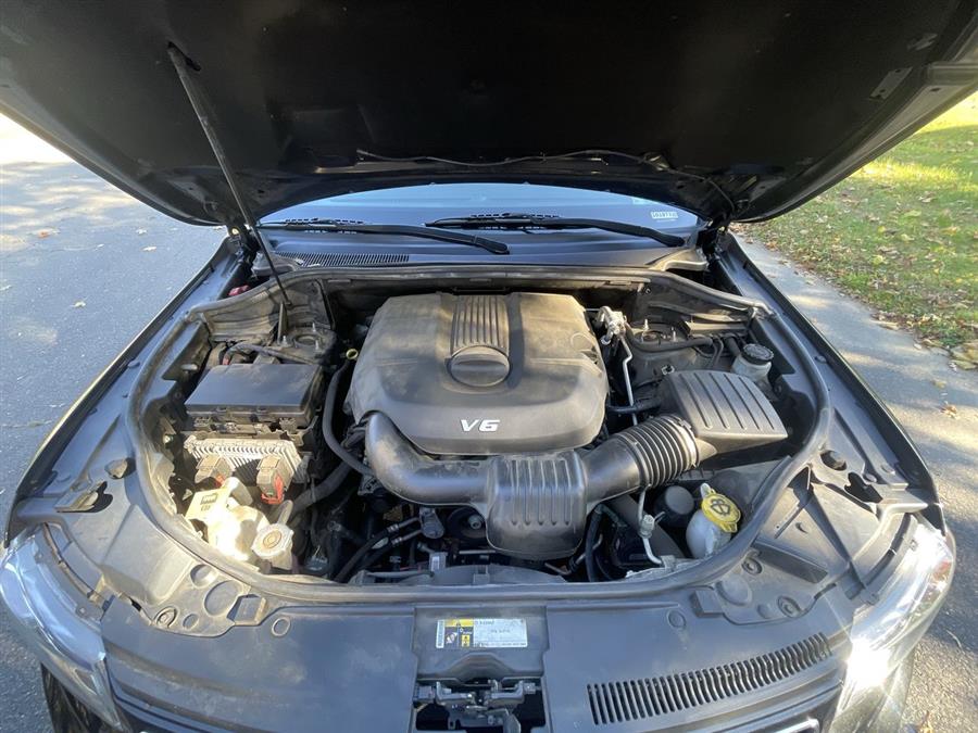 2015 Jeep Grand Cherokee 4WD 4dr Limited, available for sale in Stratford, Connecticut | Wiz Leasing Inc. Stratford, Connecticut 2015 Jeep Grand Cherokee 4WD 4dr Limited, available for sale in Stratford, Connecticut | Wiz Leasing Inc. Stratford, Connecticut