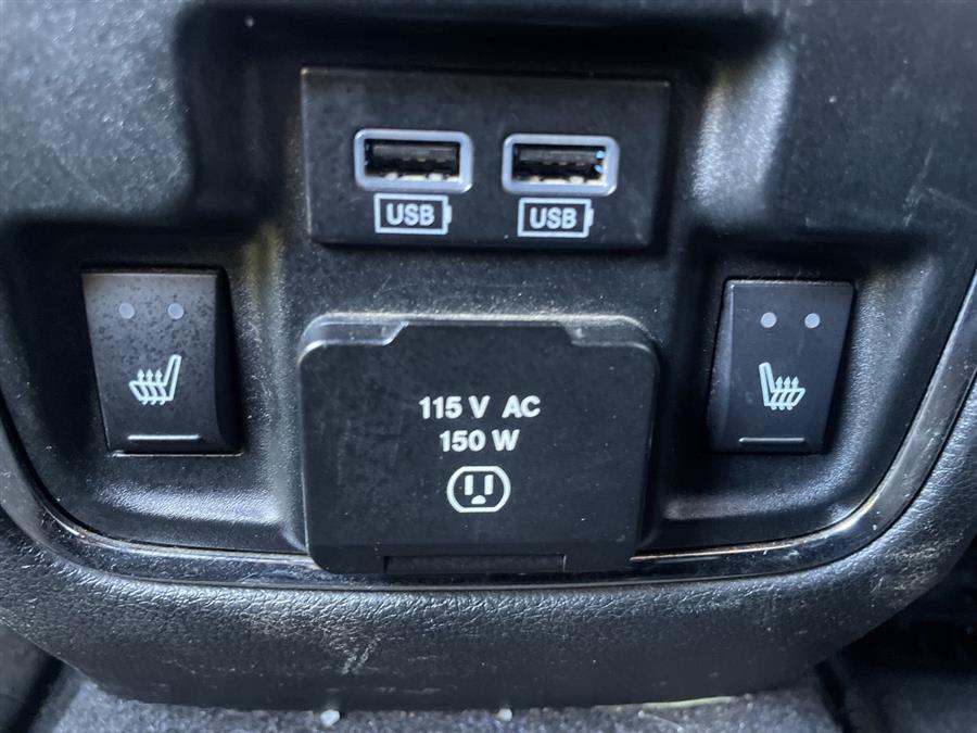 2015 Jeep Grand Cherokee 4WD 4dr Limited, available for sale in Stratford, Connecticut | Wiz Leasing Inc. Stratford, Connecticut 2015 Jeep Grand Cherokee 4WD 4dr Limited, available for sale in Stratford, Connecticut | Wiz Leasing Inc. Stratford, Connecticut