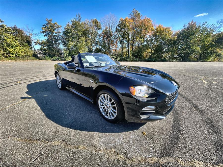 2017 FIAT 124 Spider Classica Convertible, available for sale in Stratford, Connecticut | Wiz Leasing Inc. Stratford, Connecticut