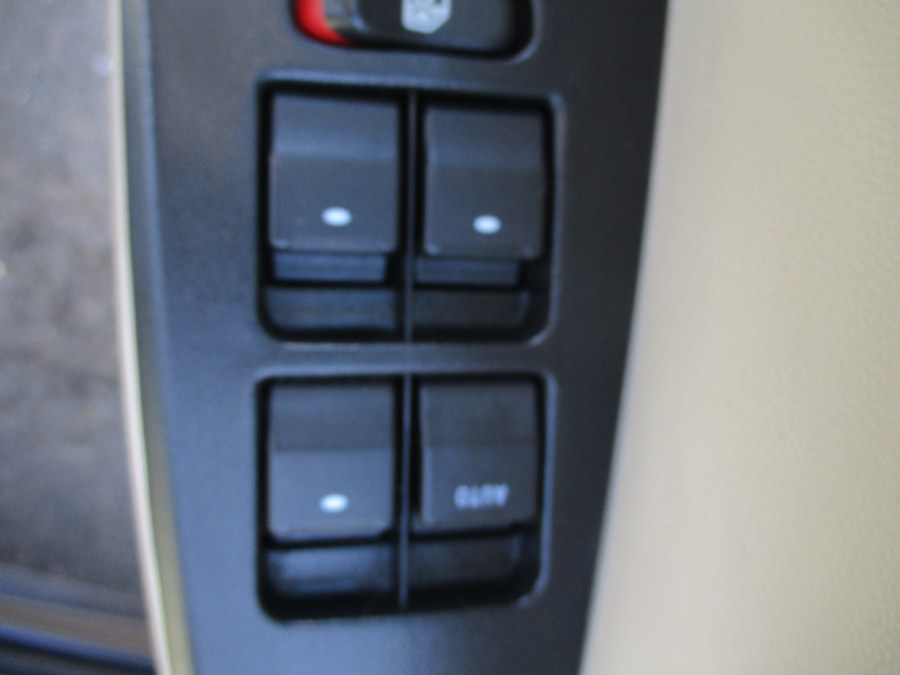 Used Chevrolet Impala 4dr Sdn 3.5L LT 2009 | Cos Central Auto. Meriden, Connecticut Used Chevrolet Impala 4dr Sdn 3.5L LT 2009 | Cos Central Auto. Meriden, Connecticut