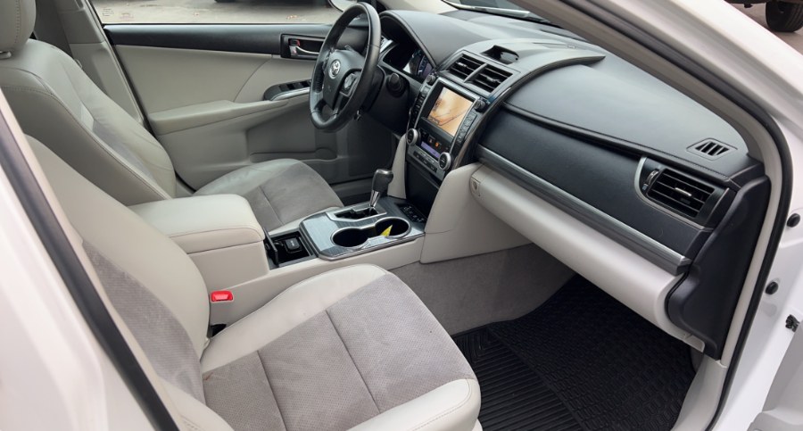 2012 Toyota Camry Hybrid 4dr Sdn XLE, available for sale in Waterbury, Connecticut | West End Automotive Center. Waterbury, Connecticut 2012 Toyota Camry Hybrid 4dr Sdn XLE, available for sale in Waterbury, Connecticut | West End Automotive Center. Waterbury, Connecticut