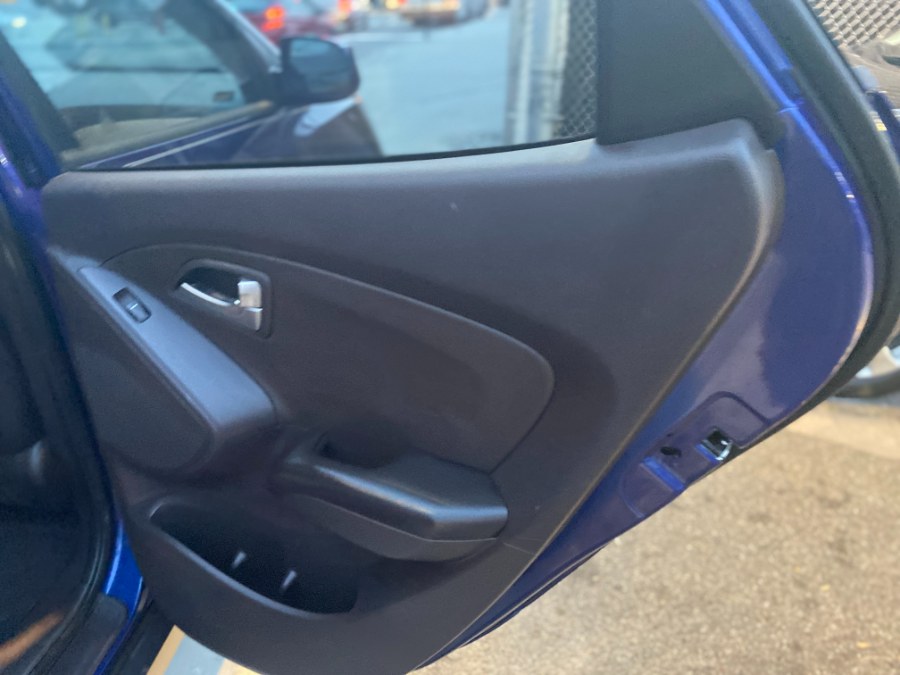 Used Hyundai Tucson FWD 4dr Auto GLS *Ltd Avail* 2011 | Middle Village Motors . Middle Village, New York Used Hyundai Tucson FWD 4dr Auto GLS *Ltd Avail* 2011 | Middle Village Motors . Middle Village, New York