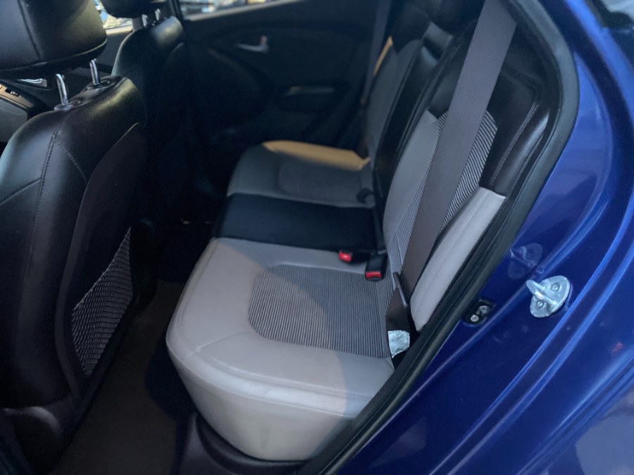 Used Hyundai Tucson FWD 4dr Auto GLS *Ltd Avail* 2011 | Middle Village Motors . Middle Village, New York Used Hyundai Tucson FWD 4dr Auto GLS *Ltd Avail* 2011 | Middle Village Motors . Middle Village, New York
