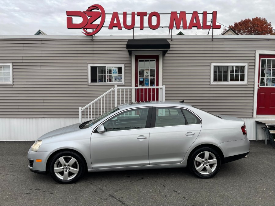 2009 Volkswagen Jetta Sedan 4dr Auto SEL PZEV, available for sale in Paterson, New Jersey | DZ Automall. Paterson, New Jersey