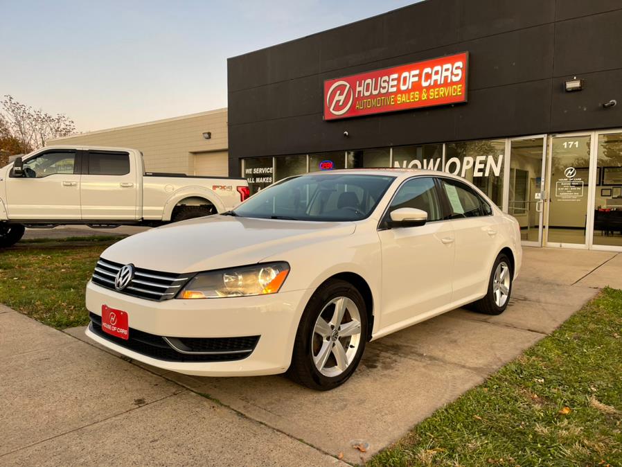 2013 Volkswagen Passat 4dr Sdn 2.5L Auto SE w/Sunroof PZEV, available for sale in Meriden, Connecticut | House of Cars CT. Meriden, Connecticut