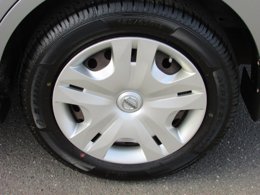 Used Nissan Versa 5dr HB I4 CVT 1.8 SL 2010 | United Auto Sales of E Windsor, Inc. East Windsor, Connecticut Used Nissan Versa 5dr HB I4 CVT 1.8 SL 2010 | United Auto Sales of E Windsor, Inc. East Windsor, Connecticut
