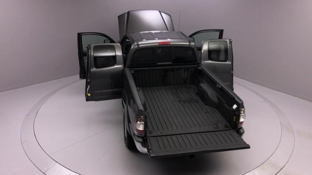 Used Toyota Tacoma 4WD Access Cab V6 AT 2013 | J&M Automotive Sls&Svc LLC. Naugatuck, Connecticut Used Toyota Tacoma 4WD Access Cab V6 AT 2013 | J&M Automotive Sls&Svc LLC. Naugatuck, Connecticut