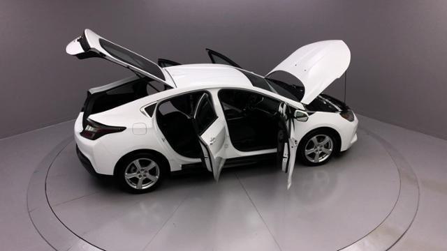 Used Chevrolet Volt 5dr HB LT 2018 | J&M Automotive Sls&Svc LLC. Naugatuck, Connecticut Used Chevrolet Volt 5dr HB LT 2018 | J&M Automotive Sls&Svc LLC. Naugatuck, Connecticut